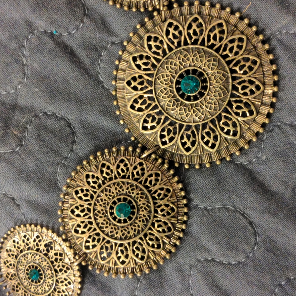 DONATED // Necklace lot of 8 - Picture 3 of 16